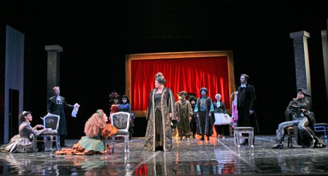 Ivanica Lovrić (Mad.lla Dangeville), Sergej Kiselev (L`abate di Chazeuil), Vanja Zelčić (Mad.lla Jouvenot), Mirella Toić (Adriana Lecouvreur), Marko Fortunato (Poisson), Dario Bercich (Quinault), Robert Kolar (Michonnet), Siniša Štork (Il Principe di Bouillon), članovi zbora; HNK Ivana pl. Zajca u Rijeci: Francesco Cilea, Adriana Lecouvreur, dir. Nada Matošević, red. Ozren Prohić, foto: Dražen Šokčević