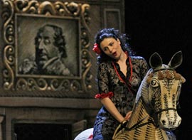 Helena Lucić (Rosina), Hrvatsko narodno kazalište u Splitu: Gioacchino Rossini, Seviljski brijač, dir. Ivan Repušić, red. Plamen Kartaloff (Koprodukcija sa Slovenskim narodnim gledališčem iz Maribora)