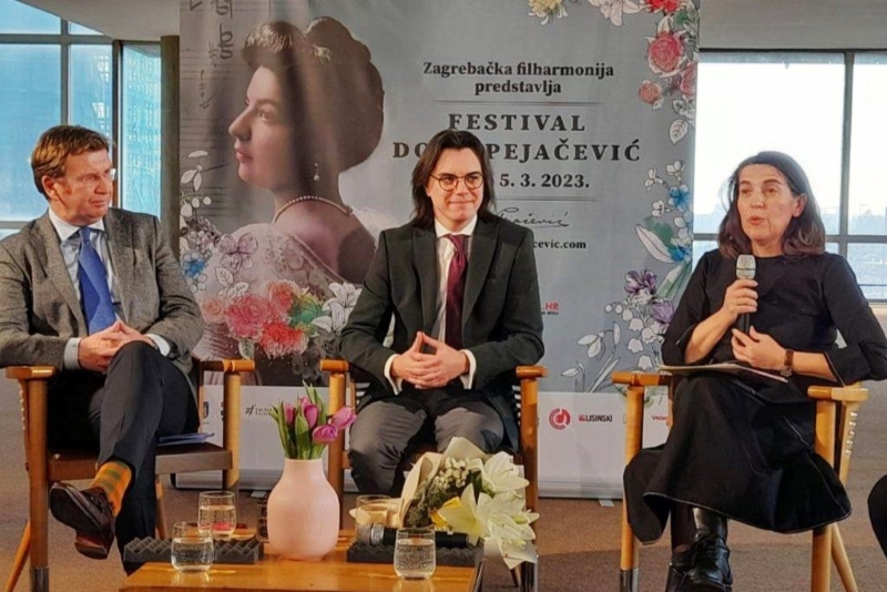 Dirigent Zagrebačke filharmonije Dawid Runtz na predstavljanju prvog izdanja Festivala Dora Pejačević u Koncertnoj dvorani Lisinski 2023. godine