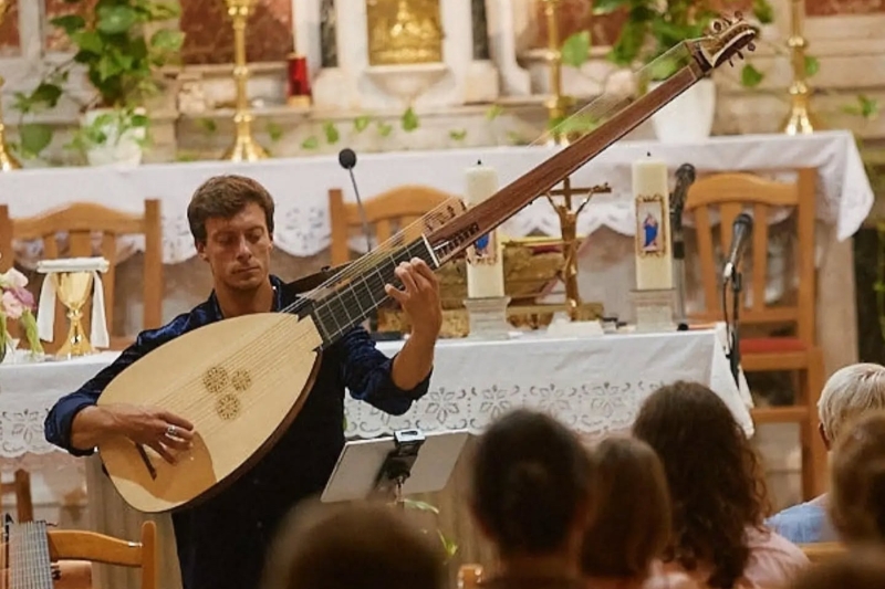 Izidor Erazem Grafenauer, lutnja, gitare (Slovenija)