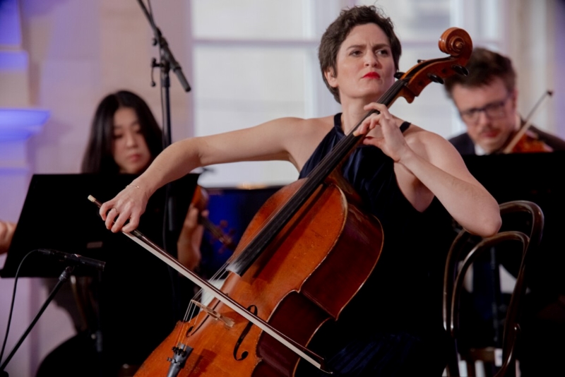 Violončelistica Monika Leskovar