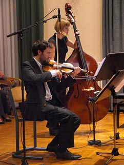 Ansambl Clavimerata, solisti: Borut Zagoranski, harmonika, Mateja Murn Zorko, kontrabas, foto: Vedran Penga