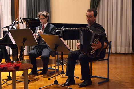 Ansambl Clavimerata, solisti: Borut Zagoranski, harmonika, Mateja Murn Zorko, kontrabas, foto: Vedran Penga
