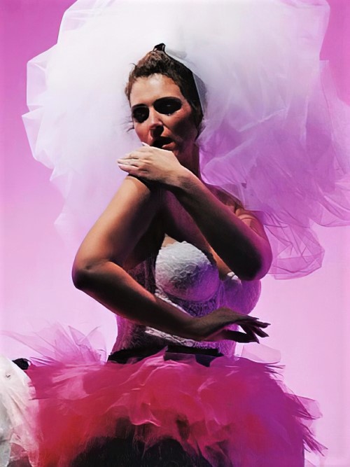 Dubravka Šeparović-Mušović (Adalgisa), Vincenzo Bellini <em>Norma</em>, Saarländisches Staatstheater Saarbrücken, 2006.