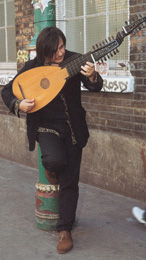 Edin Karamazov, foto: © Decca/ Ewen Spencer