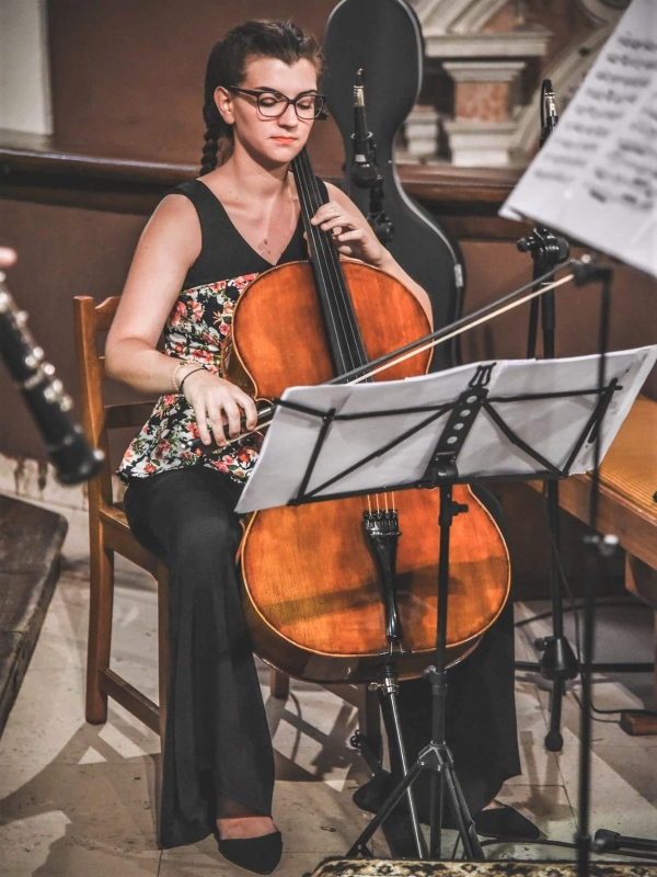Iva Ilakovac, violončelo