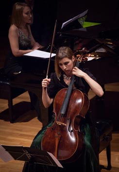 Dora Kuzmin Maković, violončelo i Petra Gilming, klavir, foto: Marko Pletikosa