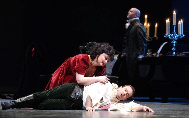 Nelli Manuilenko (Tosca), Giacomo Puccini, <em>Tosca</em>, HNK Split, 2002. 