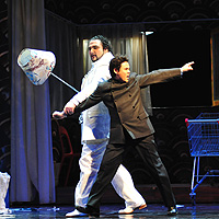 Kiril Manolov (Dandini), Yang Yang (Don Ramiro); HNK u Zagrebu, Gioachino Rossini, Pepeljuga, red. Peter Pawlik, foto: Saša Novković