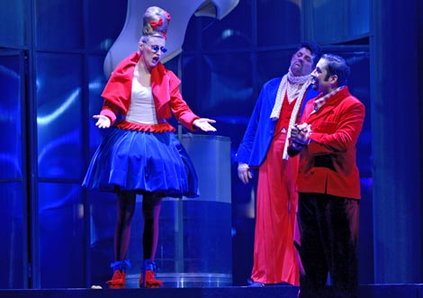 Jelena Kordić (Mintje), Stjepan Franetović (Jan), Ljubomir Puškarić (Piet); Hrvatsko narodno kazalište u Zagrebu: Blagoje Bersa, Postolar od Delfta, dir. Ivan Josip Skender, red. Krešimir Dolenčić, foto: Vjekoslav Skledar