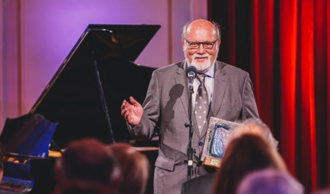 Zoran Juranić u Preporodnoj dvorani HAZU na autorskom koncertu u povodu 75. rođendana