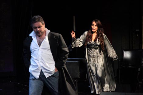 Hrvatsko narodno kazalište u Zagrebu , Hrvatsko narodno kazalište Ivana pl. Zajca, Rijeka: Giuseppe Verdi, Traviata, dir. Nikša Bareza, red. Janusz Kica