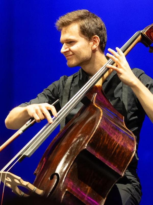 Dominik Wagner, kontrabas